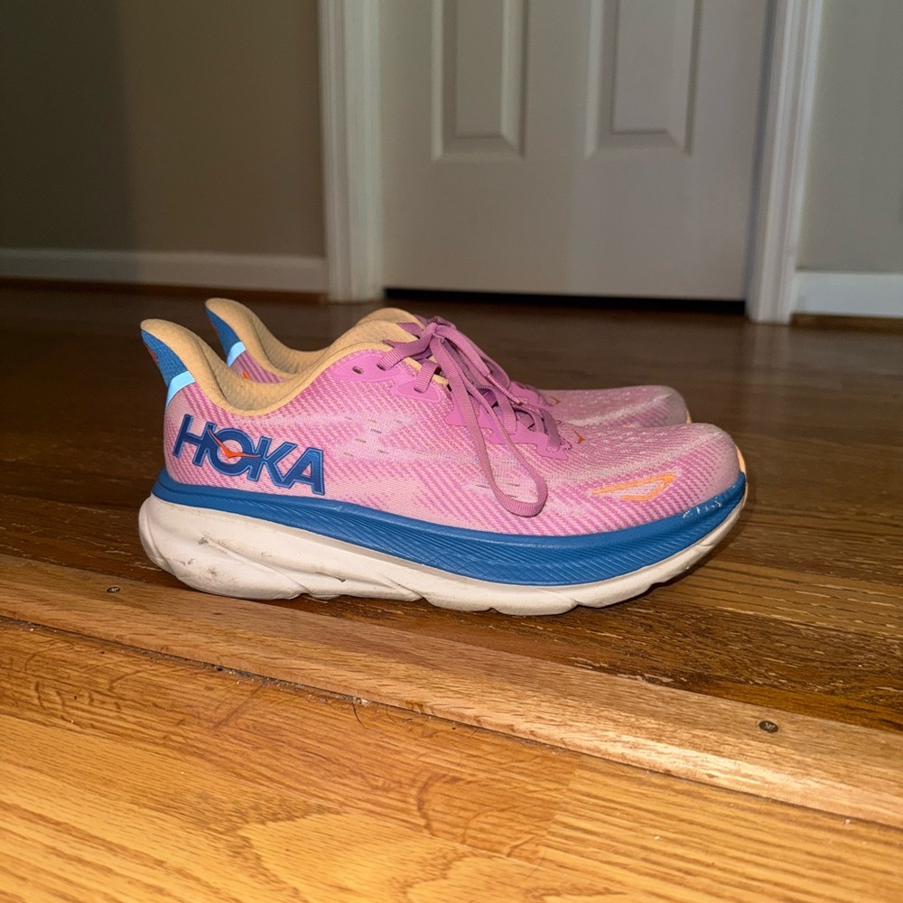 Hoka Cliftons